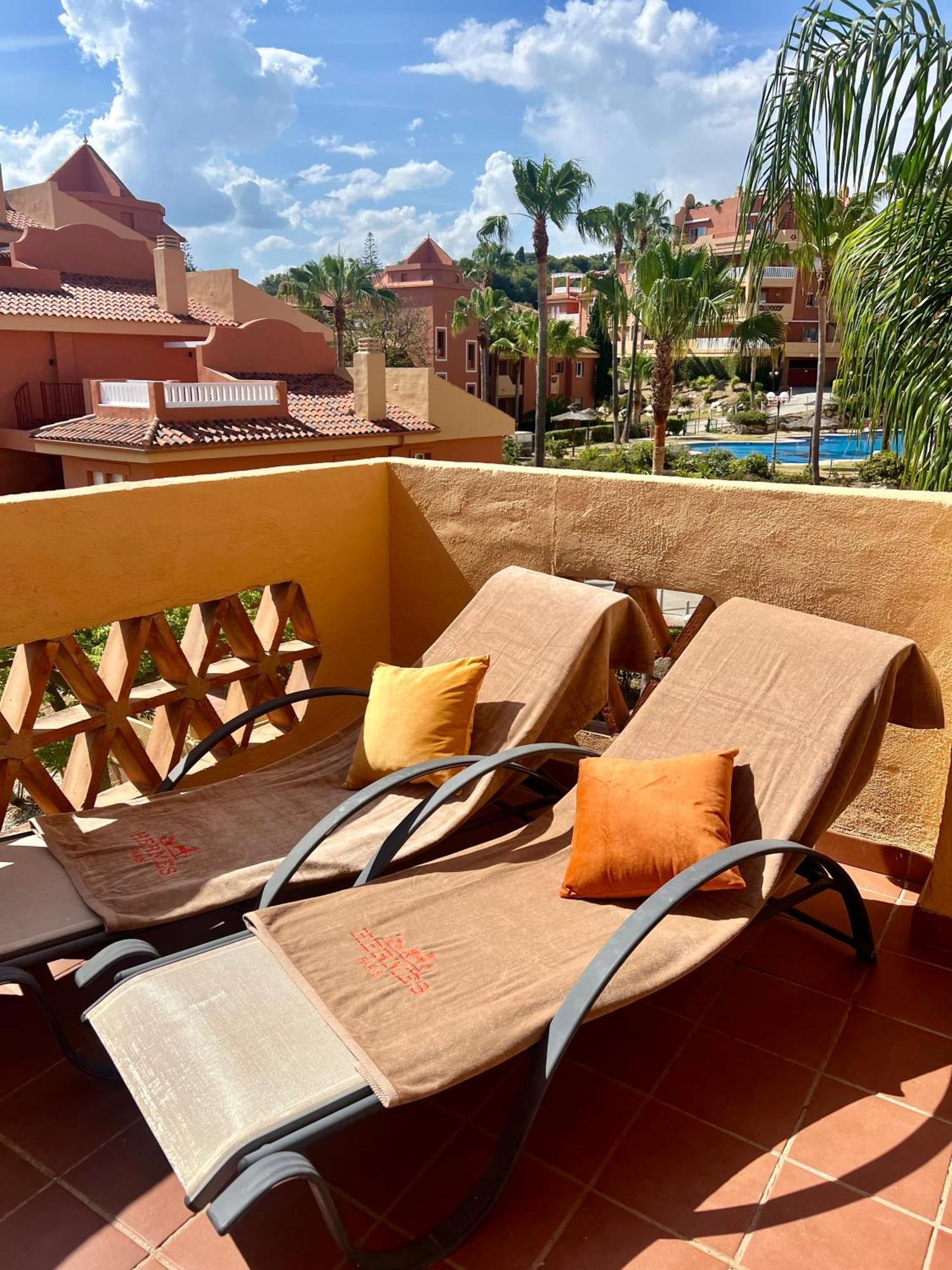 2 Bedroom Apartment Marbella East - La Reserva De Marbella Bagian luar foto